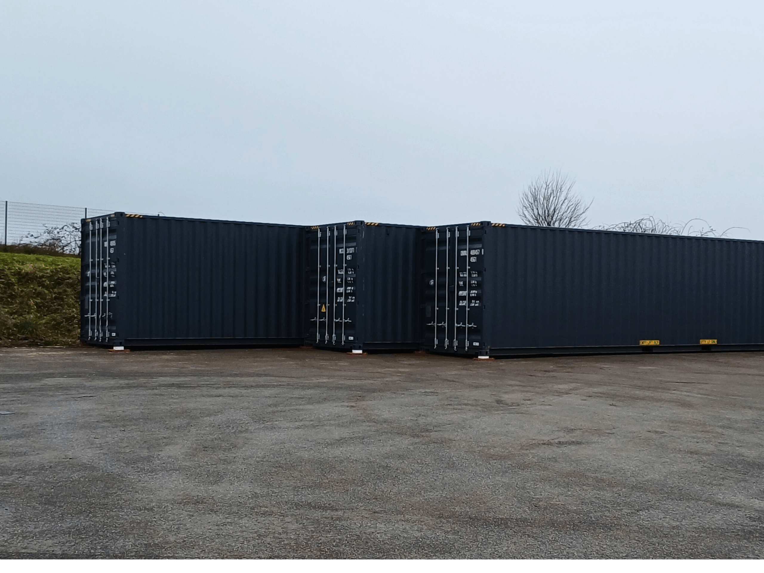 Livraison de trois conteneurs 40 pieds premier voyage pour stockage industriel à Clamecy 58