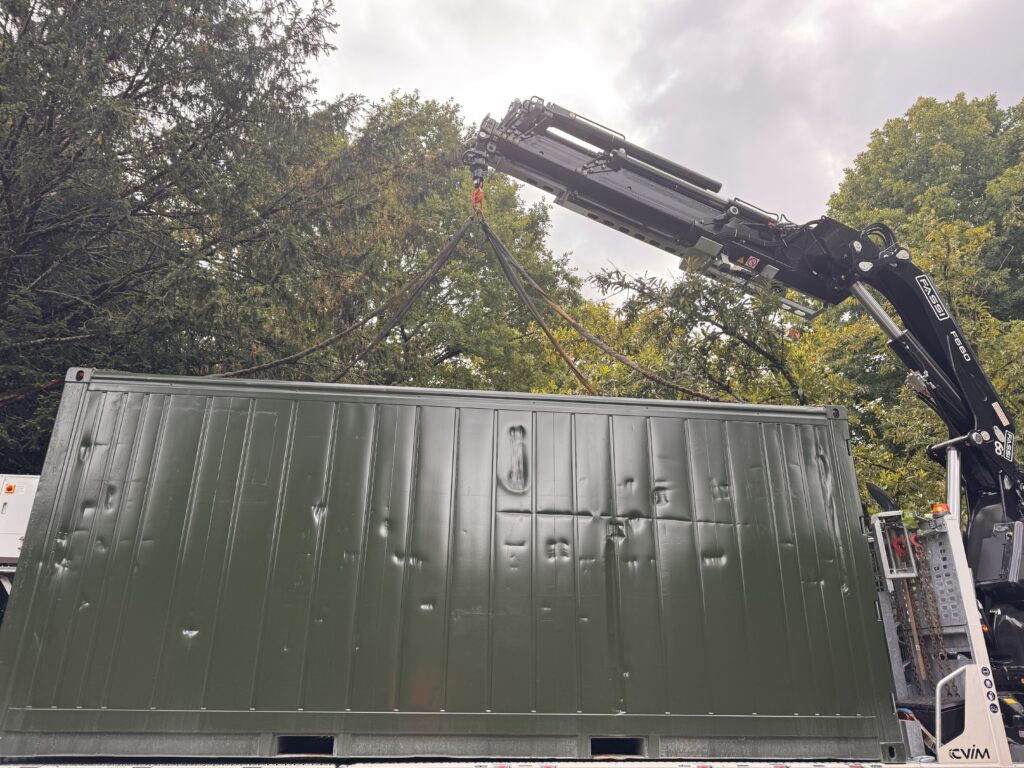 Livraison avec camion grue conteneur maritime 20 pieds périgueux périgord dordogne cubner